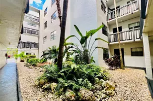 1021 Mockingbird Ln, Plantation, FL 33324 - Photo 37