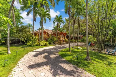 11825 S Mitchell Manor Cir, Pinecrest, FL 33156 - Photo 5