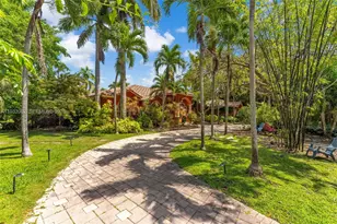 11825 S Mitchell Manor Cir, Pinecrest, FL 33156 - Photo 5