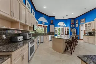 11825 S Mitchell Manor Cir, Pinecrest, FL 33156 - Photo 11