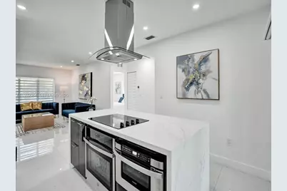 210 NE 85th St, El Portal, FL 33138 - Photo 9