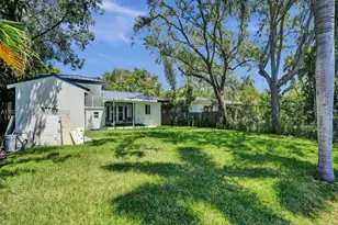 210 NE 85th St, El Portal, FL 33138 - Photo 43
