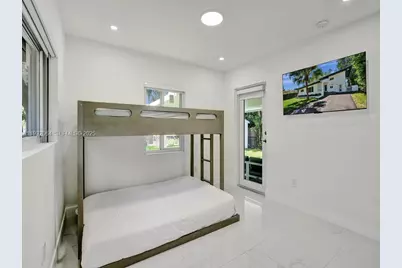 210 NE 85th St, El Portal, FL 33138 - Photo 25