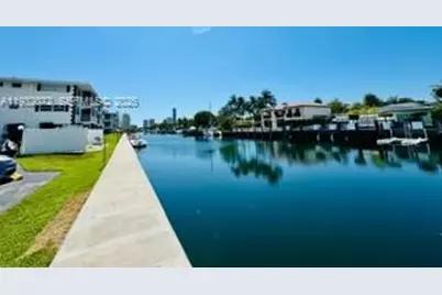450 Paradise Isle Blvd #302, Hallandale Beach, FL 33009 - Photo 27