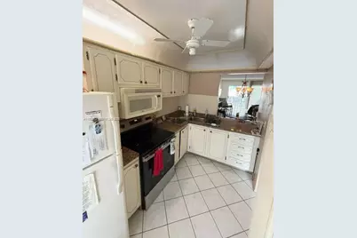 450 Paradise Isle Blvd #302, Hallandale Beach, FL 33009 - Photo 5