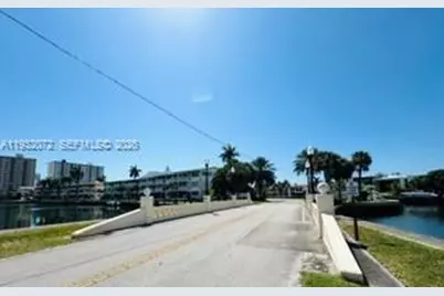 450 Paradise Isle Blvd #302, Hallandale Beach, FL 33009 - Photo 23