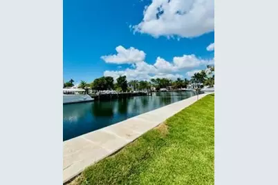 450 Paradise Isle Blvd #302, Hallandale Beach, FL 33009 - Photo 29