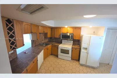 1710 NE 191st St #209-3, Miami, FL 33179 - Photo 5