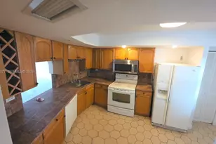 1710 NE 191st St, Miami, FL 33179 - Photo 5