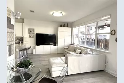 11562 NW 80th St, Doral, FL 33178 - Photo 9