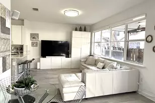 11562 NW 80th St, Doral, FL 33178 - Photo 9