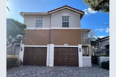 11562 NW 80th St, Doral, FL 33178 - Photo 1