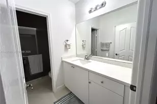 11562 NW 80th St, Doral, FL 33178 - Photo 33