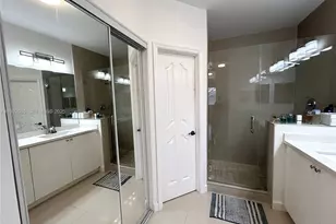 11562 NW 80th St, Doral, FL 33178 - Photo 27