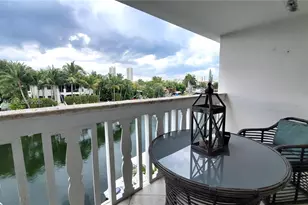 470 Paradise Isle Blvd, Hallandale Beach, FL 33009 - Photo 13