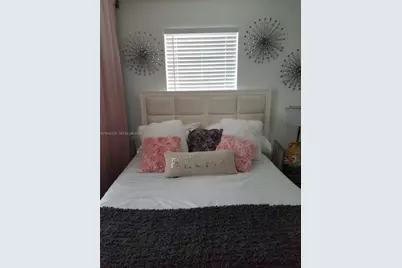 210 NE 110th St, Miami, FL 33161 - Photo 23