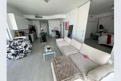 90 SW 3rd St #1205, Miami, FL 33130 - Photo 3