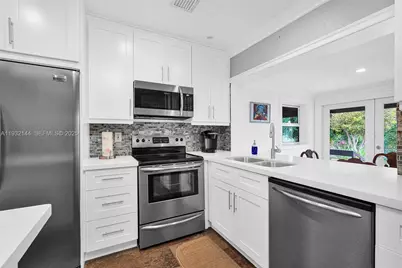 6266 SW 42nd St, South Miami, FL 33155 - Photo 13