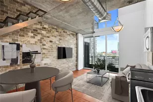 690 SW 1st Ct, Miami, FL 33130 - Photo 3