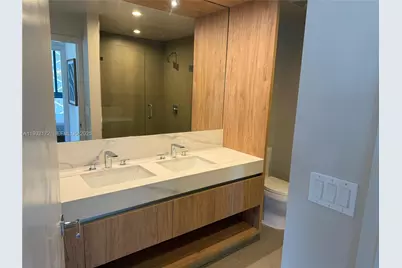 11 NE 6th St #802, Miami, FL 33132 - Photo 7