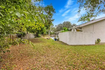 10901 SW 116th Ave, Miami, FL 33176 - Photo 29