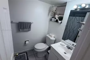 8860 Fontainebleau Blvd, Miami, FL 33172 - Photo 23