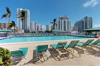 1000 Parkview Dr #301, Hallandale Beach, FL 33009 - Photo 13