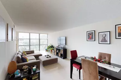 1000 Parkview Dr #301, Hallandale Beach, FL 33009 - Photo 5