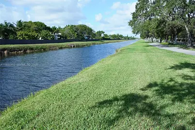 10921 N Snapper Creek Dr, Miami, FL 33173 - Photo 29