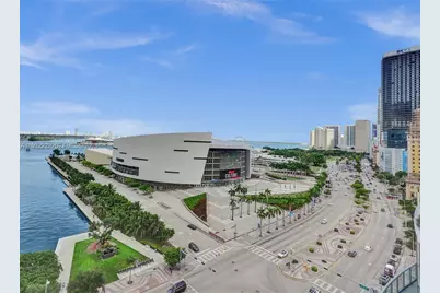 888 Biscayne Blvd #709, Miami, FL 33132 - Photo 45