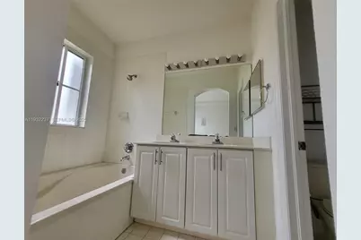 10754 NW 85 Te #7-34, Doral, FL 33178 - Photo 11