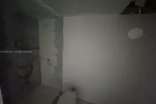 2500 NE 48th Ln, Fort Lauderdale, FL 33308 - Photo 25