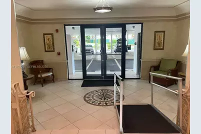 2500 NE 48th Ln #301, Fort Lauderdale, FL 33308 - Photo 5