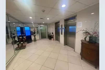 2500 NE 48th Ln #301, Fort Lauderdale, FL 33308 - Photo 7