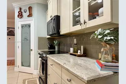 2135 NW 14th Ter, Homestead, FL 33030 - Photo 15