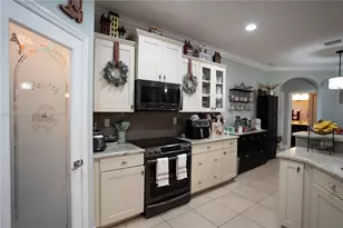 2135 NW 14th Terrace, Homestead, FL 33030 - Photo 9