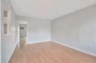 1860 Venice Park Dr, North Miami, FL 33181 - Photo 13