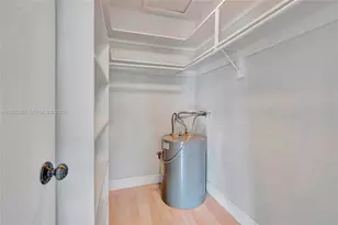 1860 Venice Park Dr, North Miami, FL 33181 - Photo 7