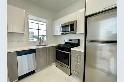 831 16th St #18, Miami Beach, FL 33139 - Photo 3