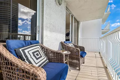 1200 Brickell Bay Dr #2903, Miami, FL 33131 - Photo 11