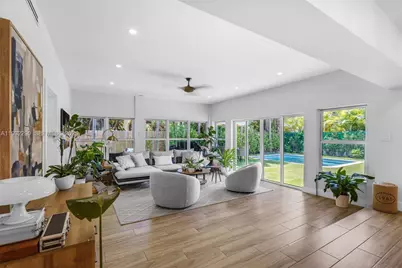 653 Glenridge Rd, Key Biscayne, FL 33149 - Photo 1