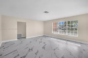 4655 NW 41st Pl, Lauderdale Lakes, FL 33319 - Photo 7