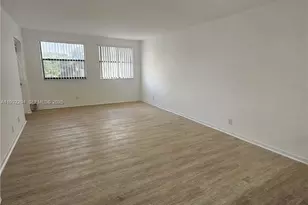 8180 Geneva Ct, Doral, FL 33166 - Photo 7