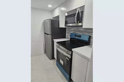 8180 Geneva Ct #518, Doral, FL 33166 - Photo 3