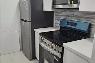 8180 Geneva Ct, Doral, FL 33166 - Photo 3