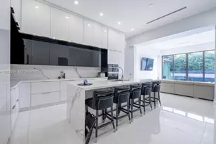 10850 SW 32nd St, Miami, FL 33165 - Photo 11