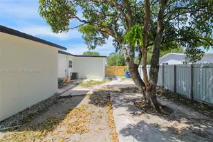 2840 NW 171st St, Miami Gardens, FL 33056 - Photo 25