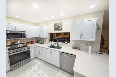 10877 NW 8th St, Pembroke Pines, FL 33026 - Photo 33