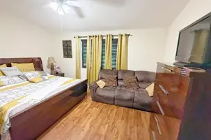 10877 NW 8th St, Pembroke Pines, FL 33026 - Photo 5