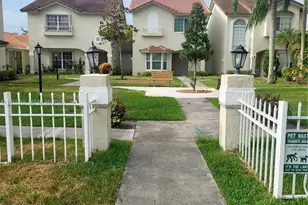 10877 NW 8th St, Pembroke Pines, FL 33026 - Photo 3